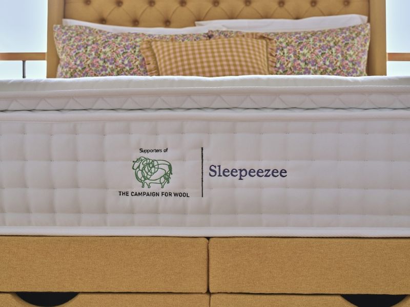 Sleepeezee Wool Luxe 3700 Divan